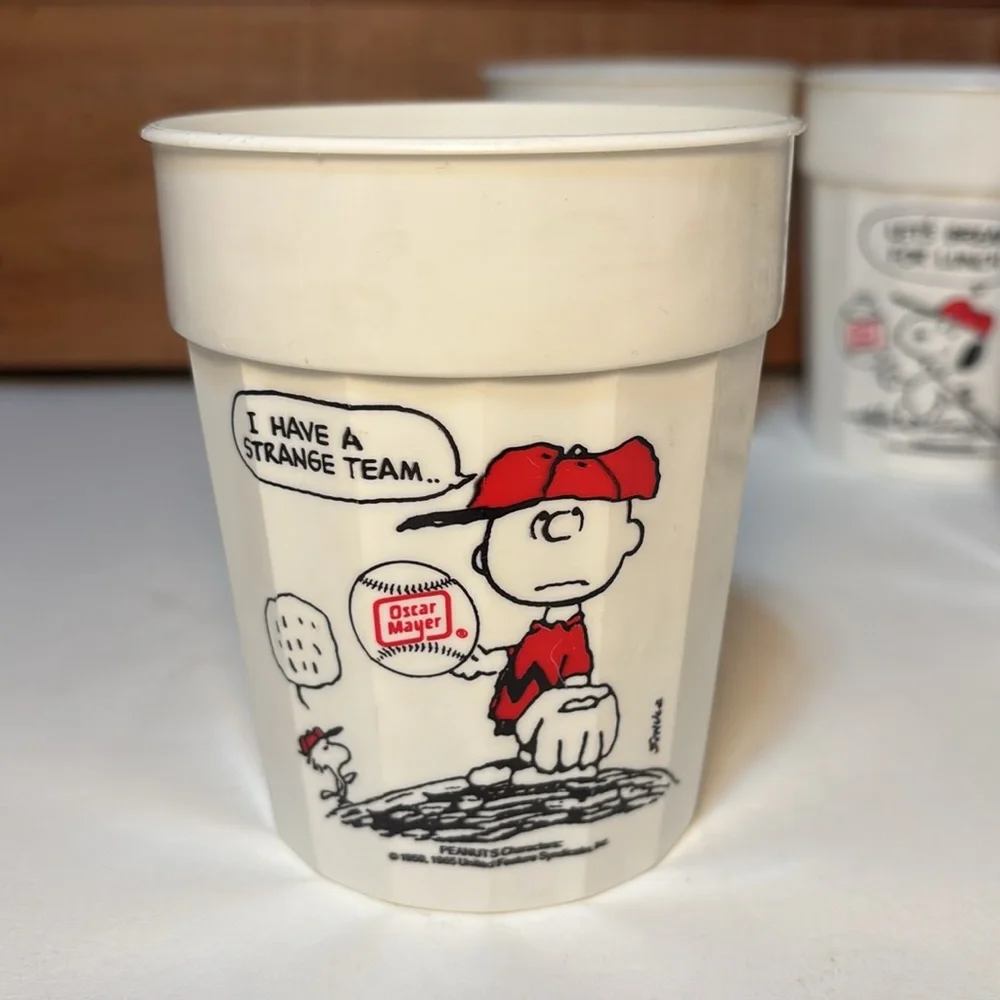 Vintage 1965 Charlie Brown and Snoopy/ Oscar Meyer Plastic Party Cups